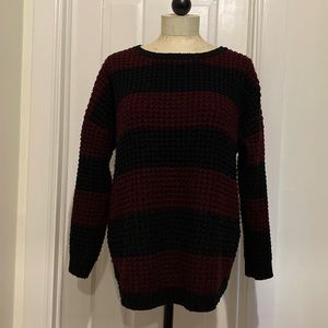 crew neck shirt tail hem stripe sweater perfect w/ doc martins & black leggings!